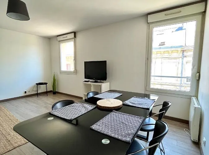 Апартаменты Capucins - Tres Bel Hyper Centre *