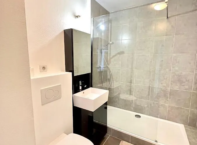 Capucins - Tres Bel Hyper Centre Апартаменты *